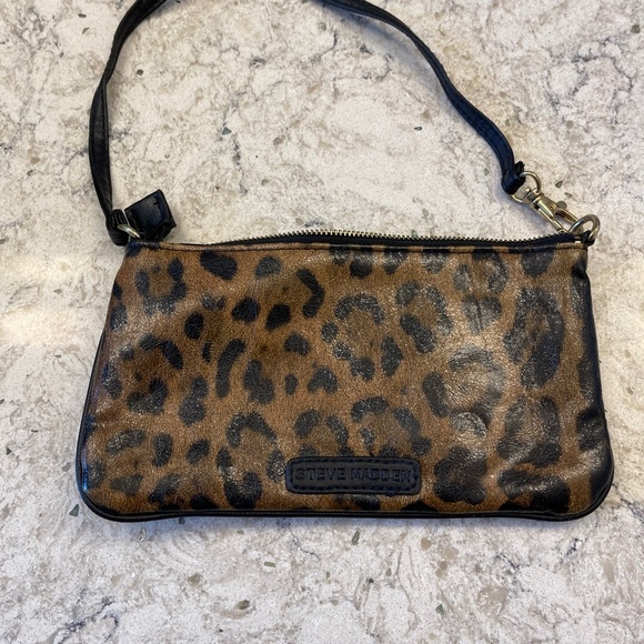 Steve Madden Wristlet leopard print‎ - Picture 3 of 9
